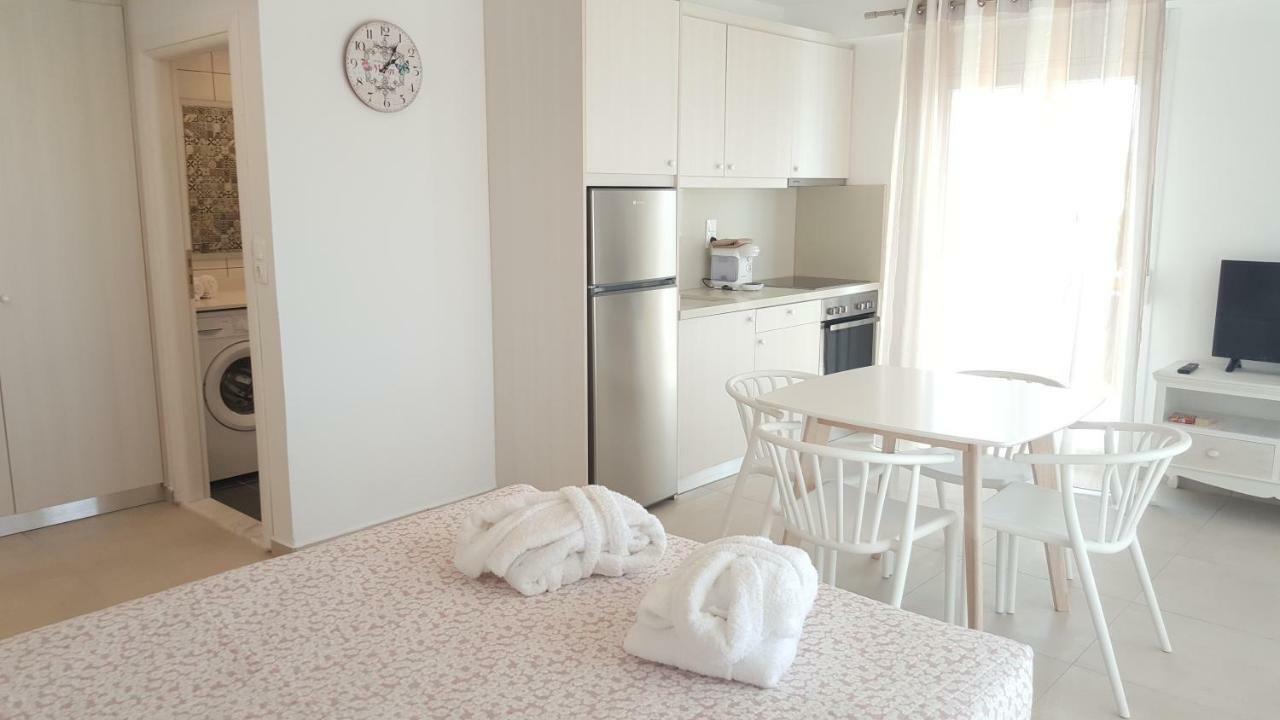 Bella Mare Luxury Apartments Kalamaki  Luaran gambar